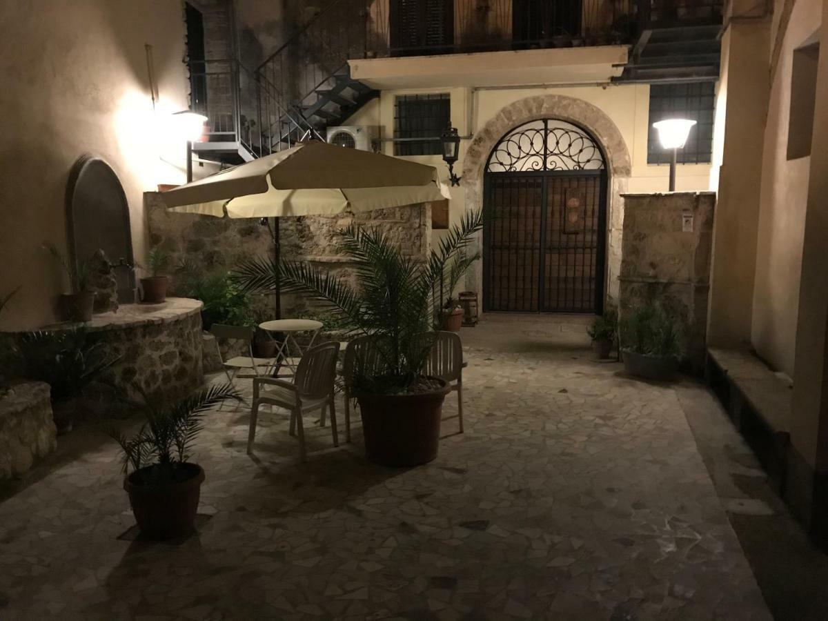 Le Prigioni Del Palazzo B&B Sora Exterior foto